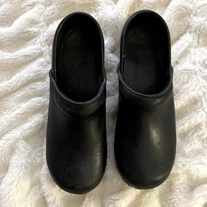 Sanita slip resistant leather clogs black size 37 or size 6